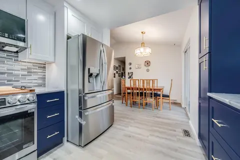 Kitchen remodel by Volcano Builders
