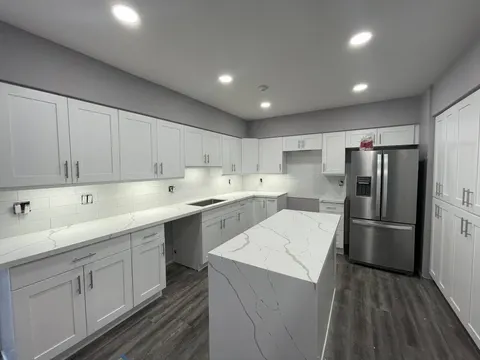 Kitchen remodel in Redmond, WA by Volcano Builders