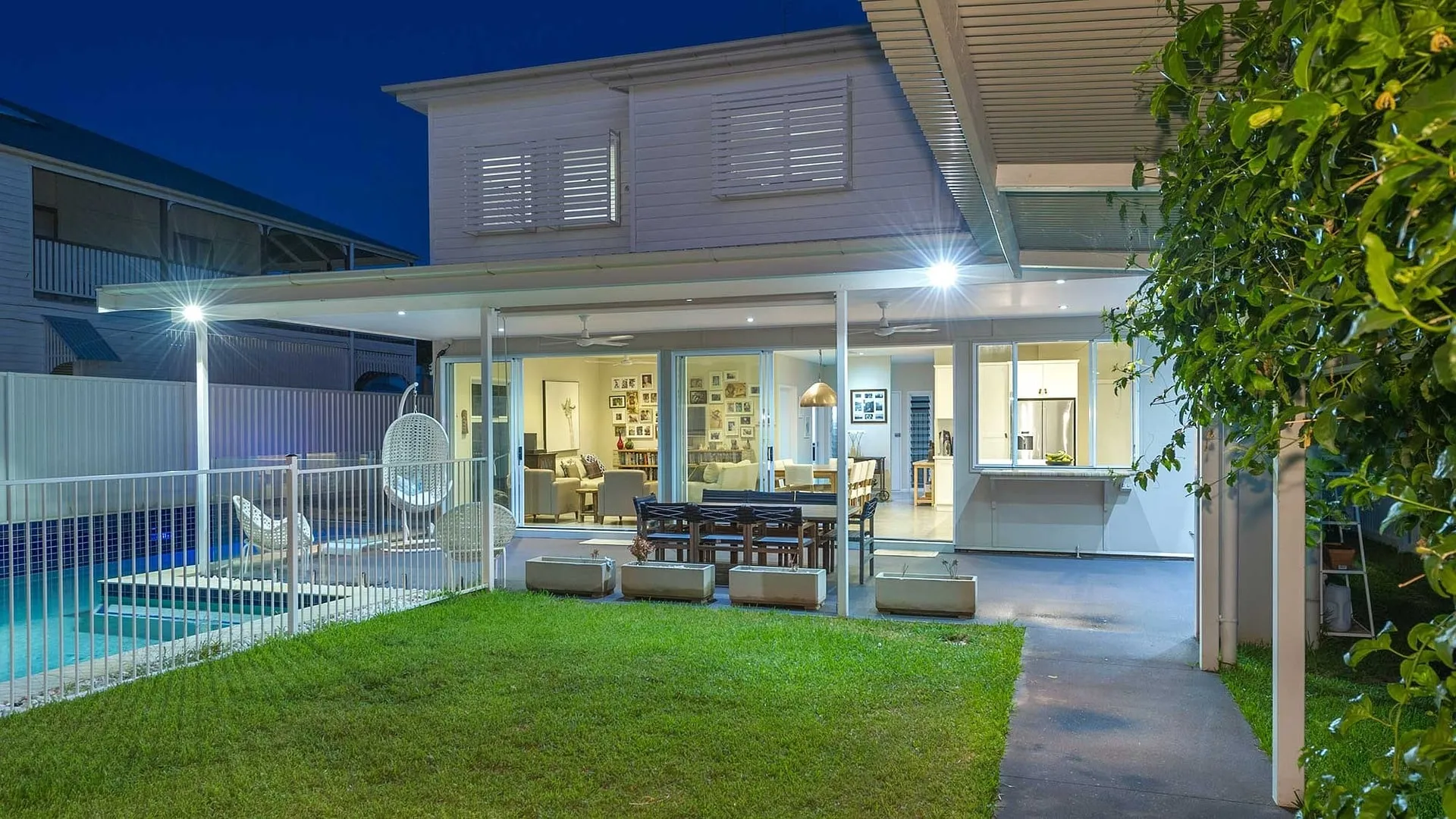 Deck and patio at the back of a house